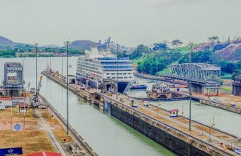 miraflores-locks-in-panama-city-canal-2026-01-11-09-01-19-utc